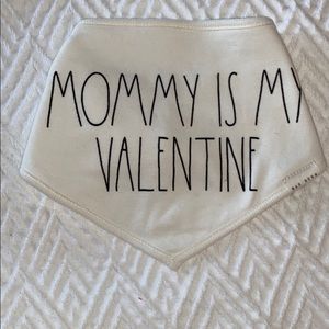 😍MOMMY IS MY VALENTINE BANDANA BIB😍RAE DUNN